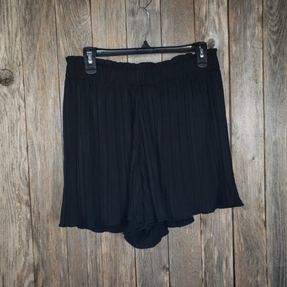 Loft Black High Rise Pleated Shorts - Picture 4 of 9